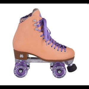 Moxie Beach Bunny roller skates